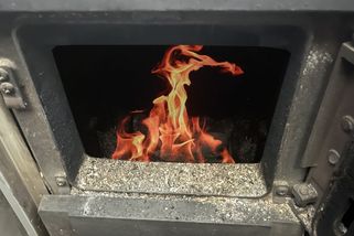 Vypátrali jsme, kdo ve skutečnosti stál za zákazem starých kotlů
