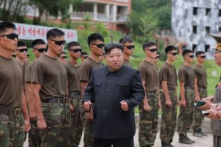 Severní Korea posílá Rusku vojáky s překvapivým úkolem. Pomoci mají Putinovi i Kimovi