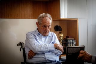 Zemana pustili z nemocnice po akutní operaci. "Jsem unavený a malátný," hlásí