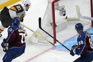 NHL | Nečas těžce v mínusu, Colorado v dramatu ztratilo výhodu. Hertl znovu bodoval - Sport.cz