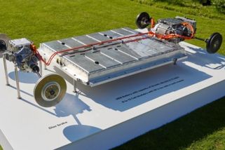 Američan rozebral nový elektromotor ze Škody Enyaq a Volkswagenu ID.4: Když uviděl rotor, zmlkl a otočil kameru blíž