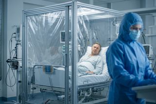 Peklo v bioboxu na Bulovce. Nemocnice řekla, co trápí lékaře s podezřením na ebolu