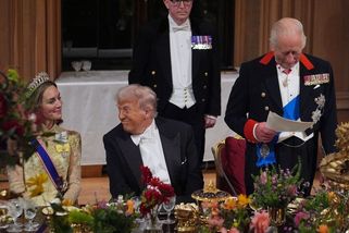 Donald Trump se "zamiloval" do usměvavé princezny Kate. Tyhle pohledy hovoří za vše