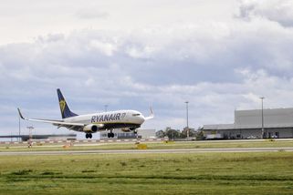 Letadlo Ryanairu přistálo s minimem paliva, incident vyšetřují úřady - Novinky
