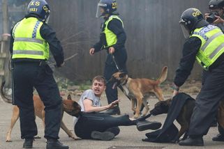 Velkou Británii zachvátila vlna rasismu a násilí - Novinky