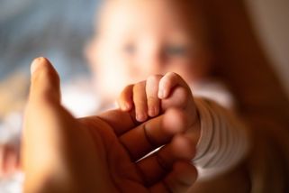 Páry čekají s dětmi stále déle. Pak ale zjišťují, že biologické hodiny nejdou zastavit