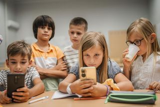 Komentář: Tak kolik dětí dostalo chytrý telefon, byť to není chytrý nápad? - Seznam Zprávy