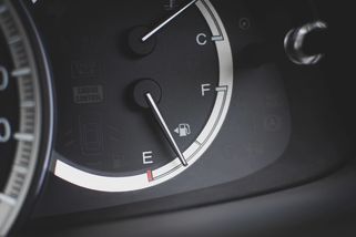 Nejtišší vynálezce světa: Muž, který zachránil řidiče před trapasem u pumpy
