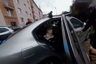 Žena v Plzni si zabouchla klíčky v autě. Uvěznila v něm osmnáctiměsíční dceru - Novinky