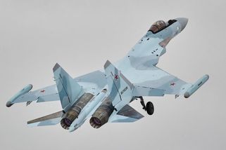 Rusové ztratili Su-35 ve vzdušném boji se starší F-16. Pomohl švédský letoun včasné výstrahy - Novinky