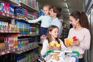 Nejhorší ovocné jogurty ze supermarketu. Češi si je pořád kupují a netuší, co všechno je uvnitř