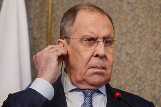 Lavrov: Ukrajinci si zaslouží lepší život, pomůžeme jim zbavit se tamního režimu - Novinky