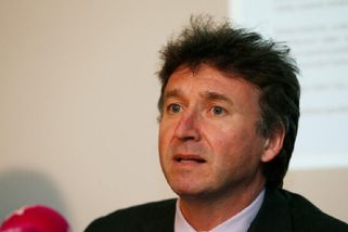 Agrese, útoky odpíračů vakcín a zásahy policie. Mojí rodině nikdo vyhrožovat nebude, vzkázal prezident ČLK Milan Kubek