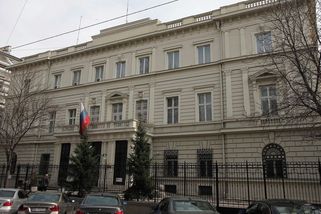 Rakousko vyhostilo tři ruské diplomaty. Kvůli „lesu antén“ na střeše ambasády - Novinky