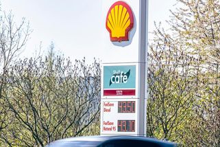 Maximální ceny paliv od pátku prudce vzrostou, oznámilo ministerstvo