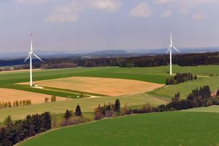 Ceny elektřiny: bez rozvoje větrné energetiky a akumulace bude Česko ztrácet