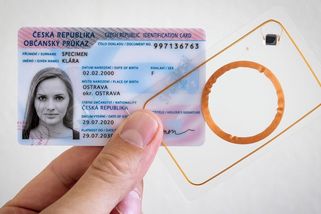 Čipy do občanských průkazů dodává firma s vazbami na Čínu. Její spolumajitelé jsou v USA na indexu - Novinky