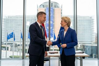 Maďarsko po letech dostane miliardy z Bruselu. Stačilo vyměnit vládu