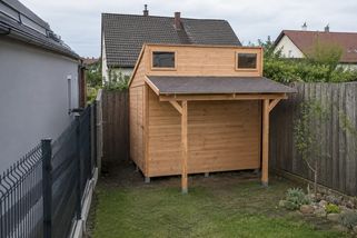 „Soused postavil kůlnu asi 3 cm od mého pozemku.“ Zuří Češi na sítích. Kdo je v právu vás překvapí