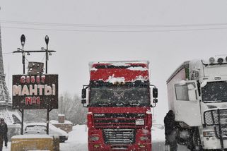 Fotky ze 152. kilometru nebezpečné dálnice. Řidiče sem vábí Eiffelova věž - Seznam Zprávy