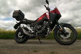 Nové japonské enduro nabízí hodně muziky za málo peněz. Řídit ji mohou i náctiletí | I like bike