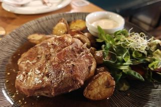 Chválené restauraci U Broučka v Milevsku je lepší se obloukem vyhnout - Médium.cz