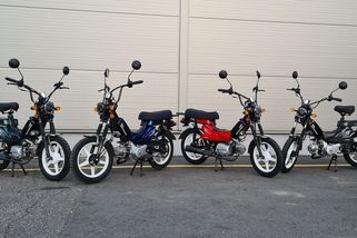 Český moped stále žije! Moc nestojí, nic nežere a bude jezdit až do roztrhání těla - Garáž.cz