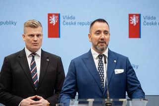 Ministr Motoristů promluvil o „náctiletém šéfovi“. Něco ale nesedí, došlo i na Turka