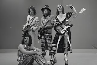 Slade: Od skinheadů k vánoční legendě. Pak je opustil jejich hlas - Médium.cz