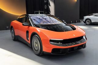 Ferrari Luce: první elektromobil značky s designem Apple Car