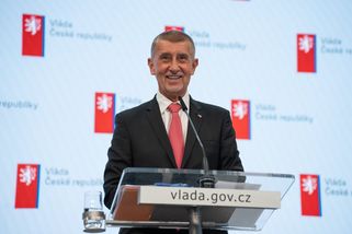 Vláda bez svědomí? Prodali by zřejmě i střechu nad hlavou