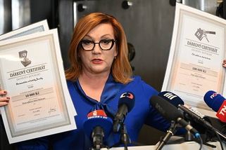 Češi už investovali miliardy do Dluhopisů Republiky: Který typ se vyplatí a komu