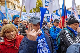 Češi chtějí v eurovolbách hlavně vynadat Fialově vládě. Dění v EU je vedlejší, říká průzkum