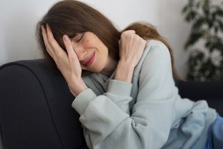 Hana (29): Věřila jsem v romantické překvapení, ale nalezený náhrdelník byl důkazem dvojí nevěry