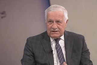Vláda je chaotická a Síkela? Takové chování jsem v politice ještě nezažil, tvrdí Klaus