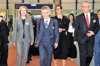 ‚Cesty mají přinášet užitek a autoritu‘. Vystrčil přiletěl na Tchaj-wan, veze s sebou podnikatele
