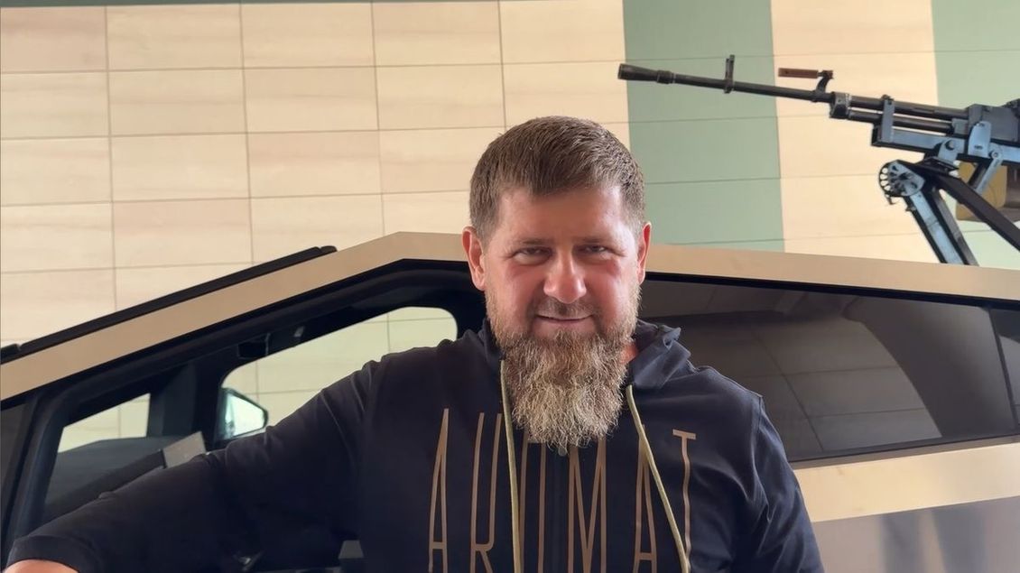 „Tohle se dělá, Elone?“ Kadyrov se vzteká, že mu Musk na dálku vypnul cybertruck - Novinky