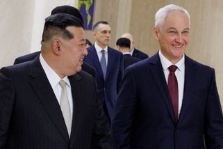 Kim slíbil Rusku stálou podporu. Jeho armáda za to dostala pozvánku do Moskvy - Novinky