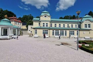 Lázně ukryté v Jizerských horách zahájily sezonu. Do Libverdy míří ročně desetitisíce lidí - Novinky