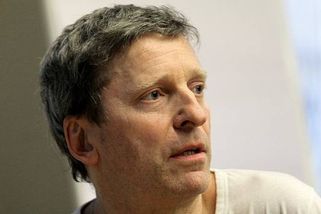 Jako štvaná zvěř: David Prachař čelí po rozchodu s Lindou Rybovou vlně kritiky