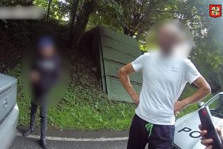 Opilý cizinec s padělaným řidičákem vjel v Chrudimi policistům přímo do cesty - Novinky
