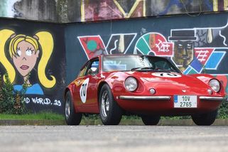 Jmenuje se Puma, je to kupé, ale Ford to není. Málo známý sporťáček pochází z Brazílie, závodil s ním Fittipaldi - Garáž.cz