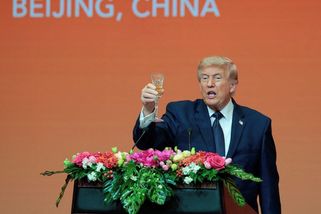 Trump investoval před cestou do Číny miliony dolarů do akcií Applu - Seznam Zprávy