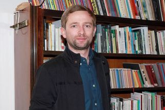 Lukáš Příkazký ze seriálu Polabí má slavného bratra. Markův Ovčáček je legendární - Médium.cz