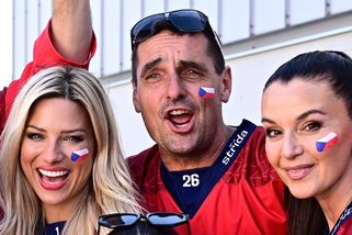 MS hokej | Fribourg zažil utkání s nejlepší atmosférou. V hledišti nechyběly celebrity - Sport.cz