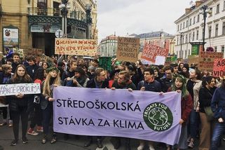 V cestě do bezpečí v čase klimatické změny stojí dotace na uhlí. Zvolte si vládu, která uhlí nežere - Médium.cz