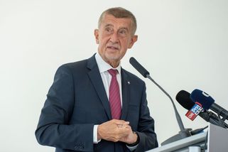 Voliči komunistů nezmizeli. Dnes drží u moci Andreje Babiše a jeho hnutí ANO - Médium.cz