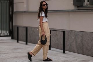 Ikonické pantofle Birkenstock: Když jsou zdravotní boty tím nejstylovějším, co si můžete v létě obout - Proženy.cz
