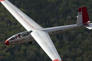 Let L-13 Blaník: československý kluzák, který naučil celý svět létat - Médium.cz