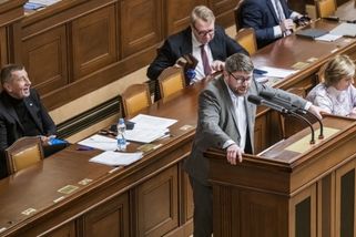 Opozice ve čtvrtek požádá o svolání mimořádné schůze Sněmovny k chování vlády | ČeskéNoviny.cz
